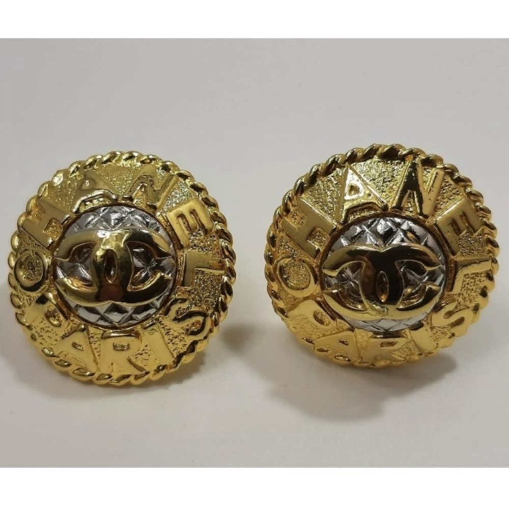 CHANEL Vintage Gold-Tone & Silver-Tone Clip On Earrings - Picture 12 of 13